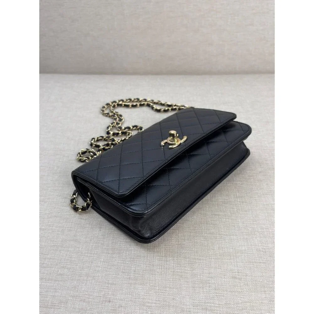 CHANEL Black Lambskin Trendy CC Wallet on Chain GHW